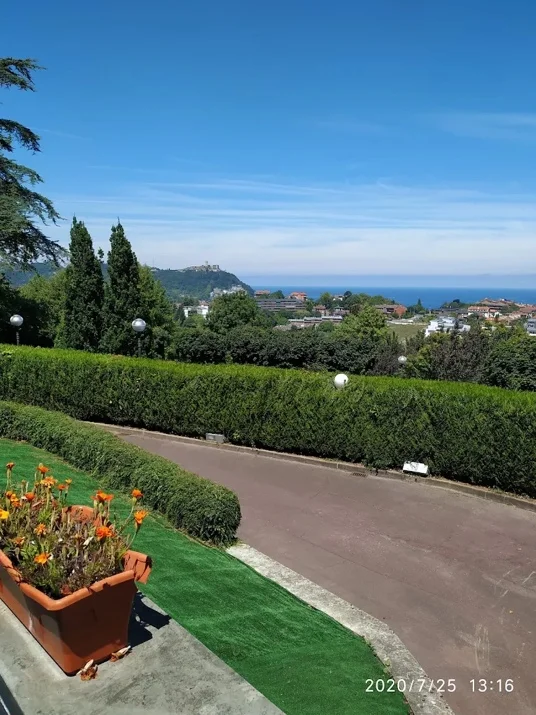 Vistas al mar desde el jardín de Villa Puio